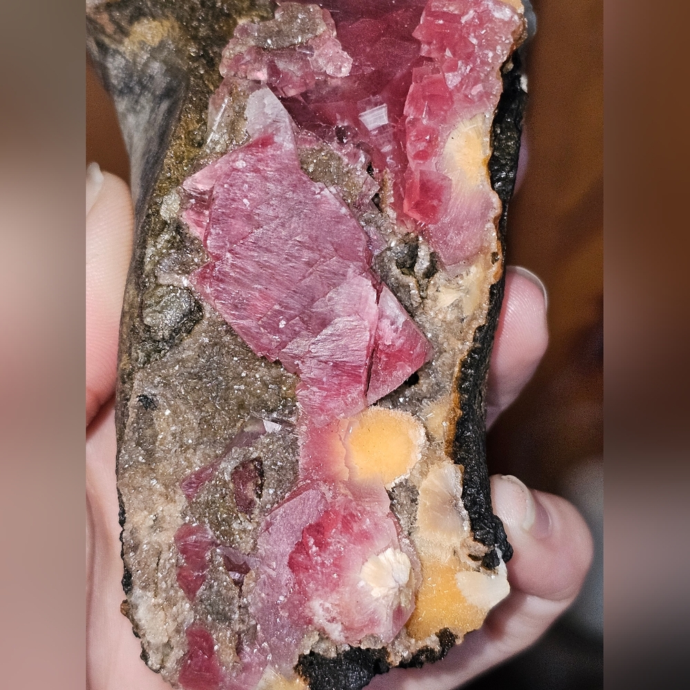 Moldy Raspberry Red Calcite Original Pocket - Picture 10 of 14